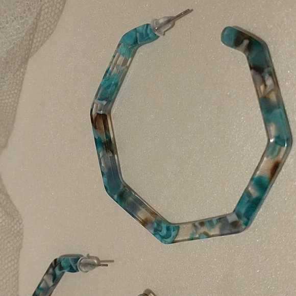 Aqua Acrylic Hoop Earrings! - Picture 5 of 6